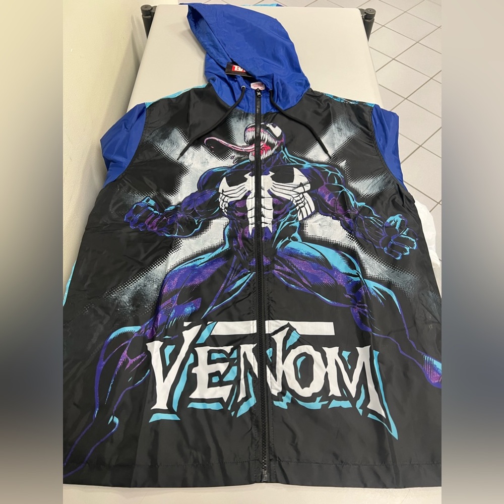 MARVELS VENOM WINDBREAKER JACKET. BRAND NEW. ADULT SIZE XL